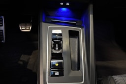 valkoinen Volkswagen Golf 2021 kuva 23.