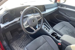 punainen Volkswagen Golf 2021 kuva 3.