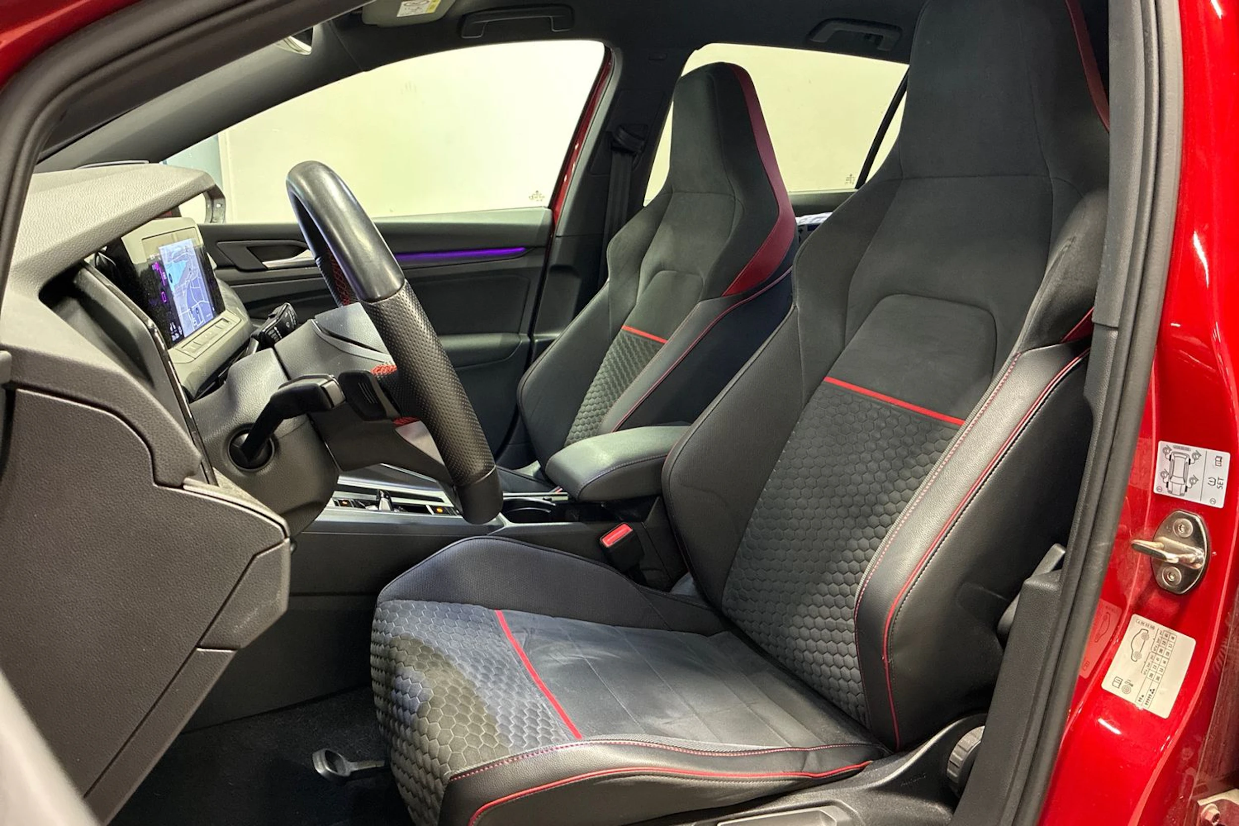 met. punainen Volkswagen Golf 2021 kuva 4.