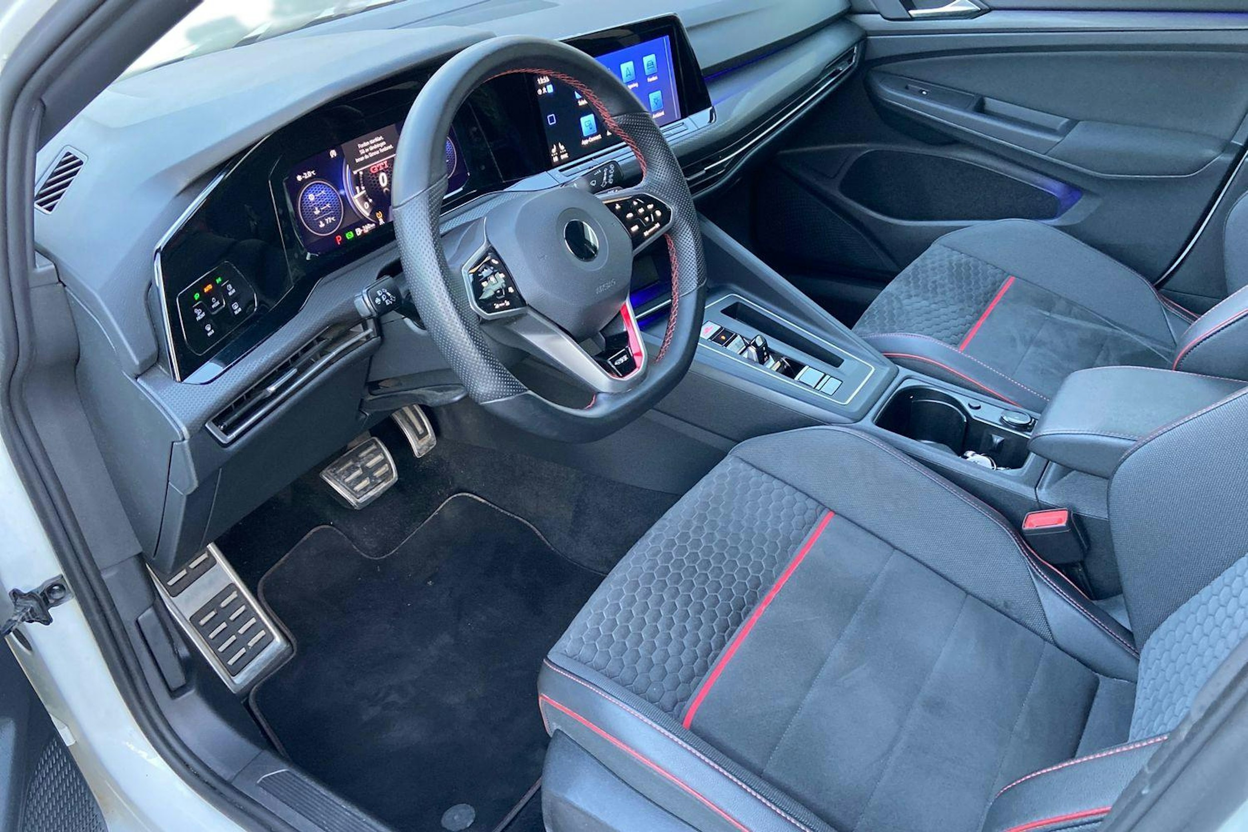 valkoinen Volkswagen Golf 2021 kuva 7.