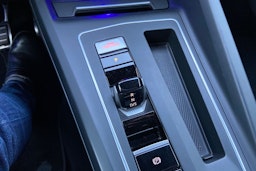 valkoinen Volkswagen Golf 2021 kuva 16.