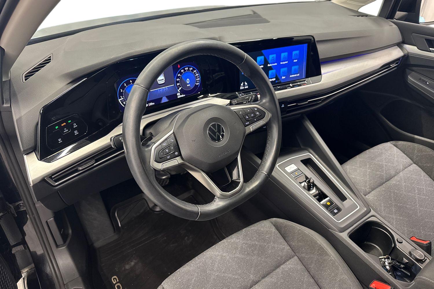 Volkswagen Golf 2021, photo 6/21