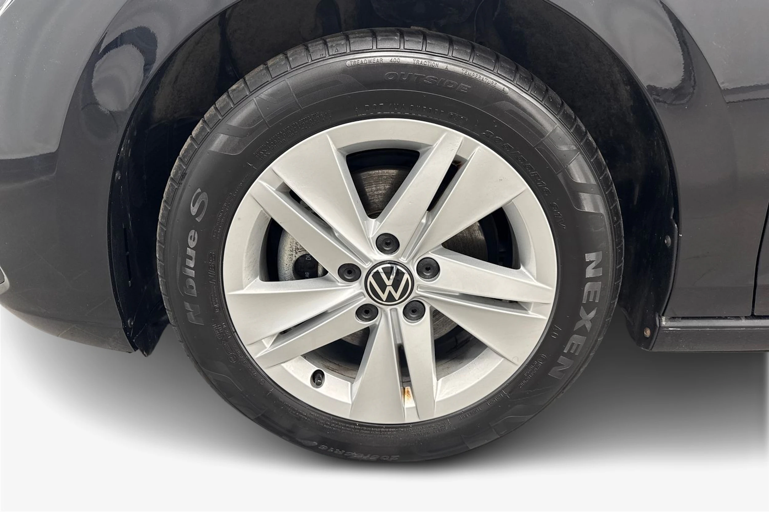 musta Volkswagen Golf 2021 kuva 9.