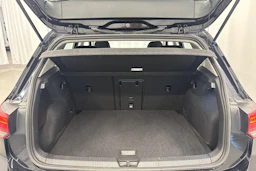 musta Volkswagen Golf 2021 kuva 12.