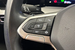 musta Volkswagen Golf 2021 kuva 15.