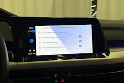musta Volkswagen Golf 2021 kuva 18.