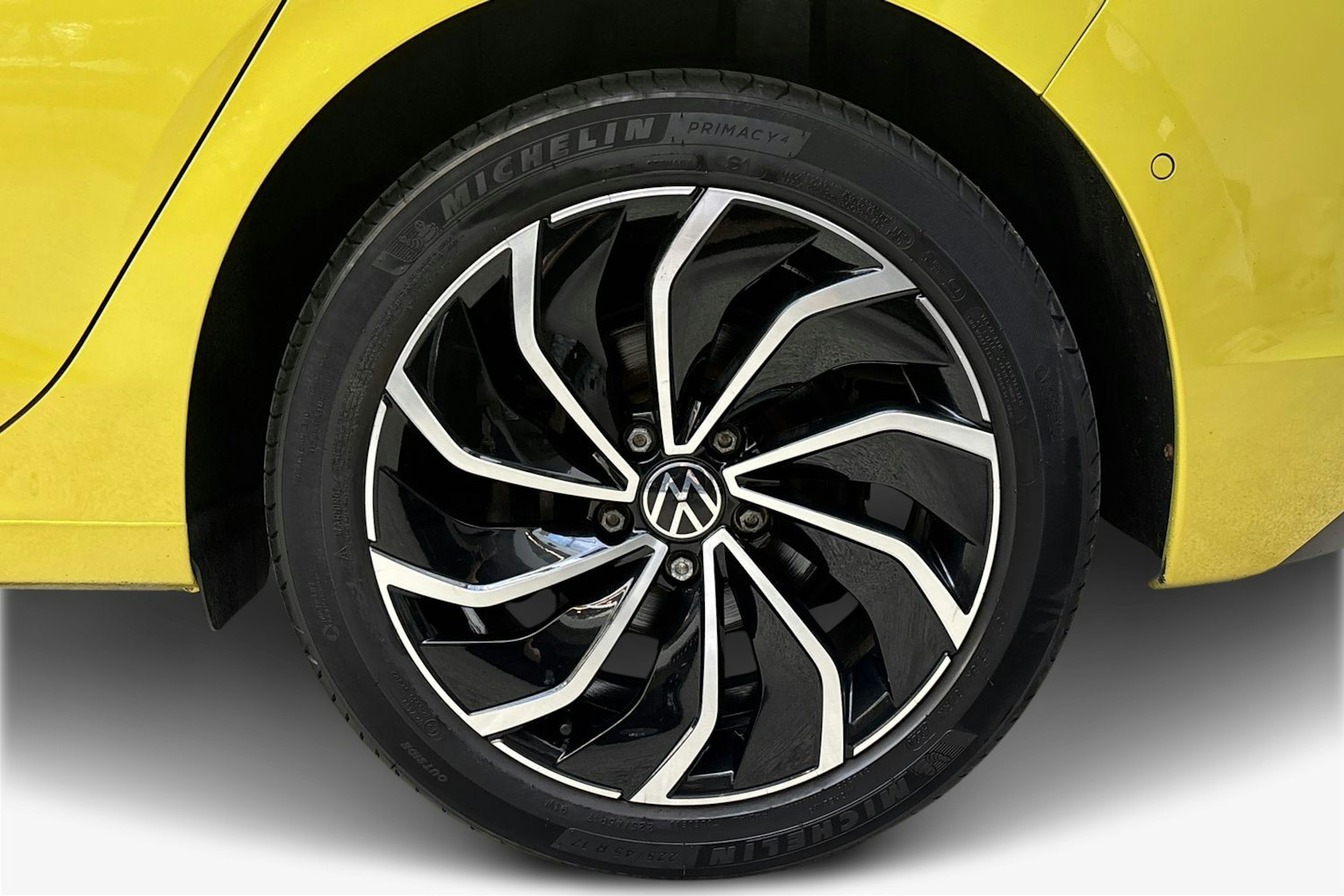 keltainen Volkswagen Golf 2021 kuva 11.