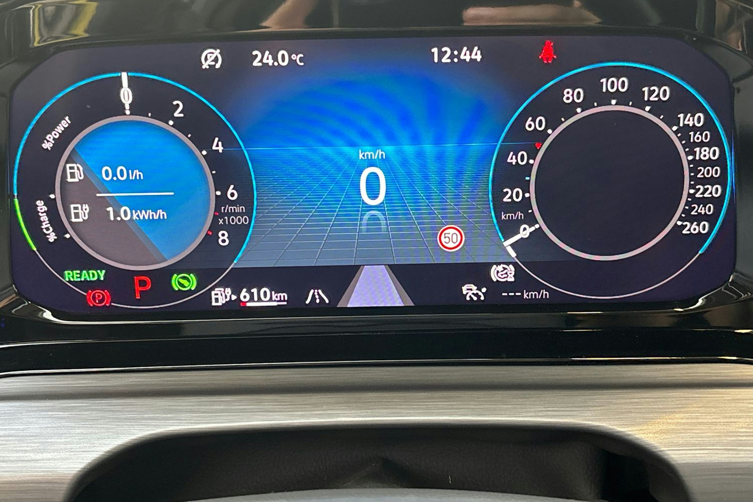 keltainen Volkswagen Golf 2021 kuva 18.