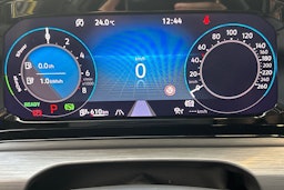 keltainen Volkswagen Golf 2021 kuva 18.