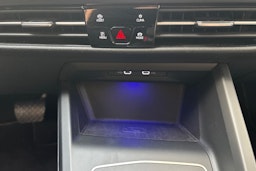 keltainen Volkswagen Golf 2021 kuva 24.