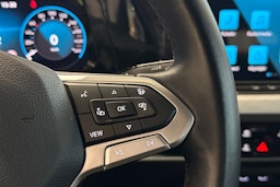 valkoinen Volkswagen Golf 2021 kuva 13.