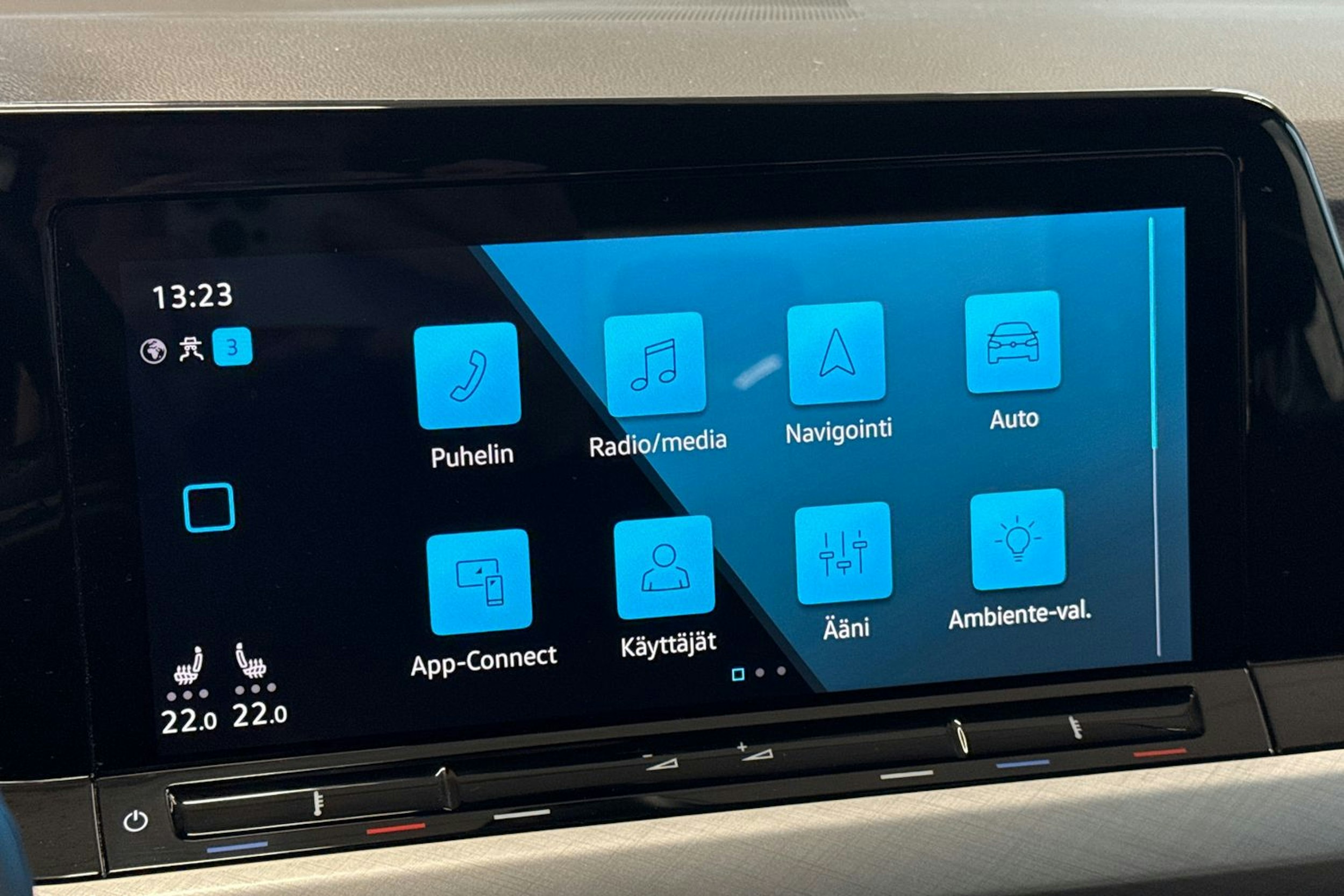 valkoinen Volkswagen Golf 2021 kuva 14.