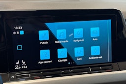 valkoinen Volkswagen Golf 2021 kuva 14.