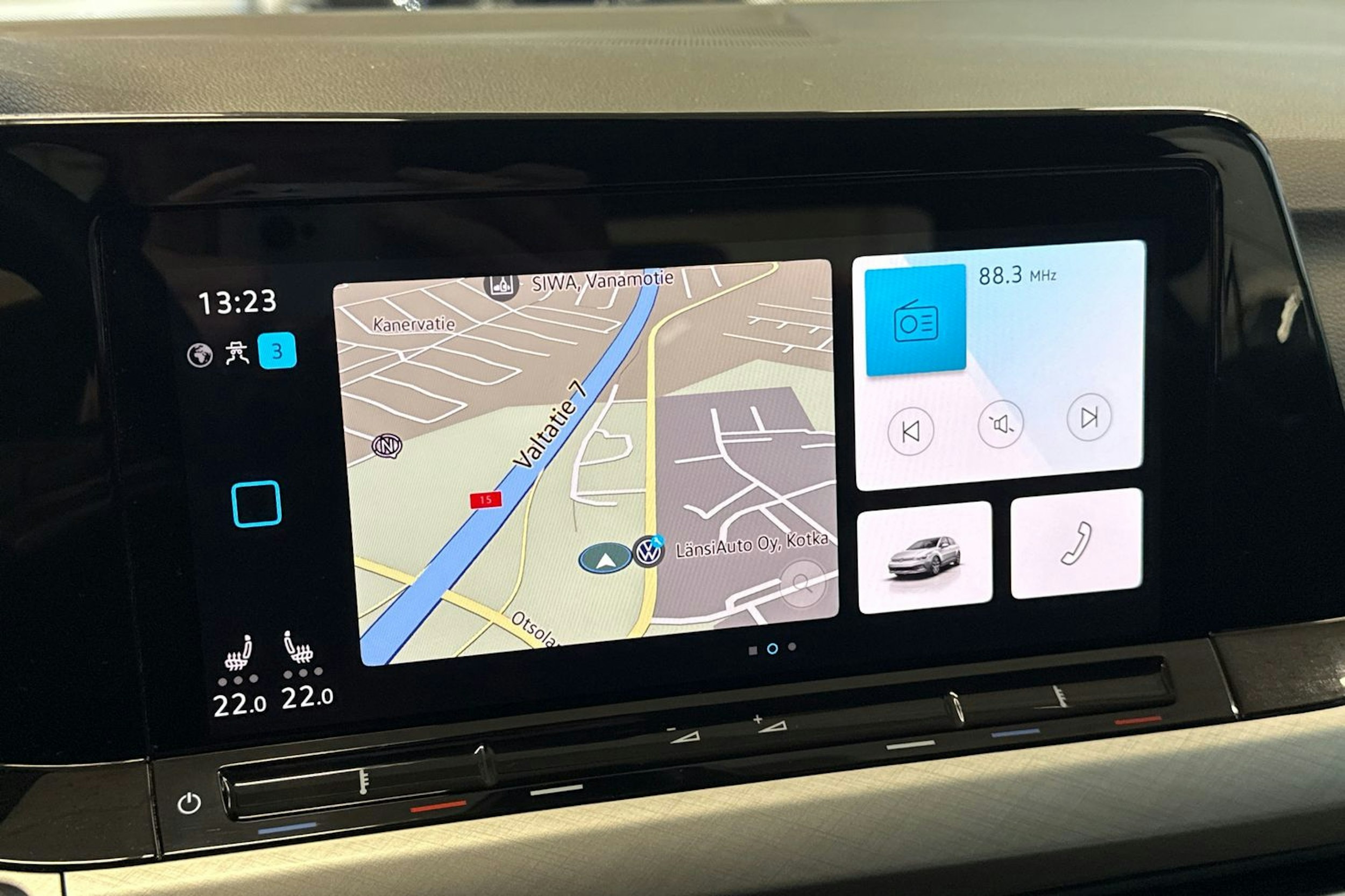 valkoinen Volkswagen Golf 2021 kuva 15.