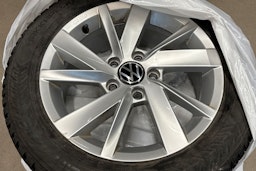 valkoinen Volkswagen Golf 2021 kuva 19.