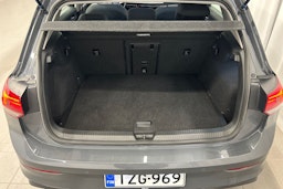 harmaa Volkswagen Golf 2021 kuva 16.