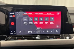 harmaa Volkswagen Golf 2021 kuva 24.