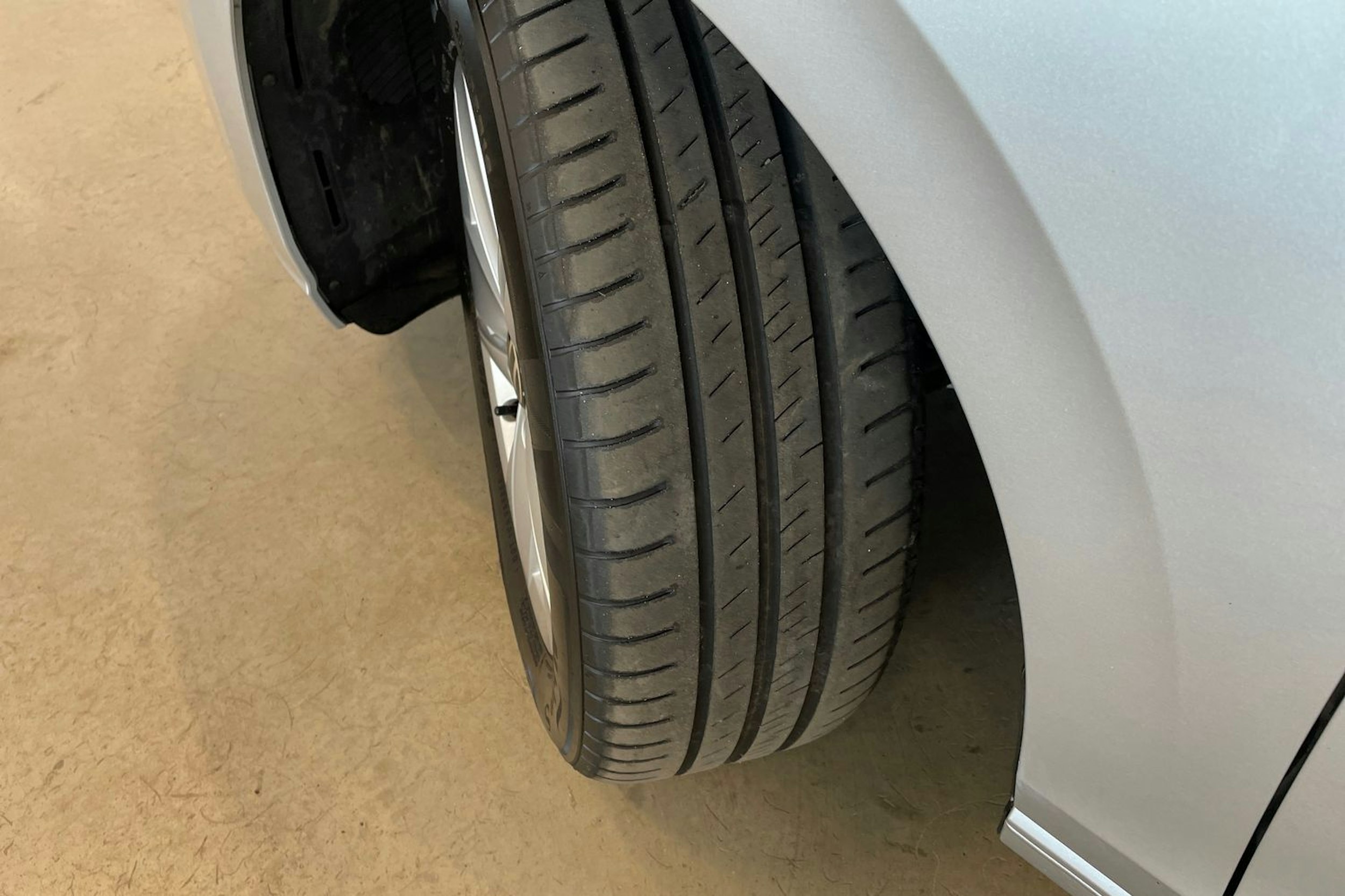 hopea Volkswagen Golf 2021 kuva 13.