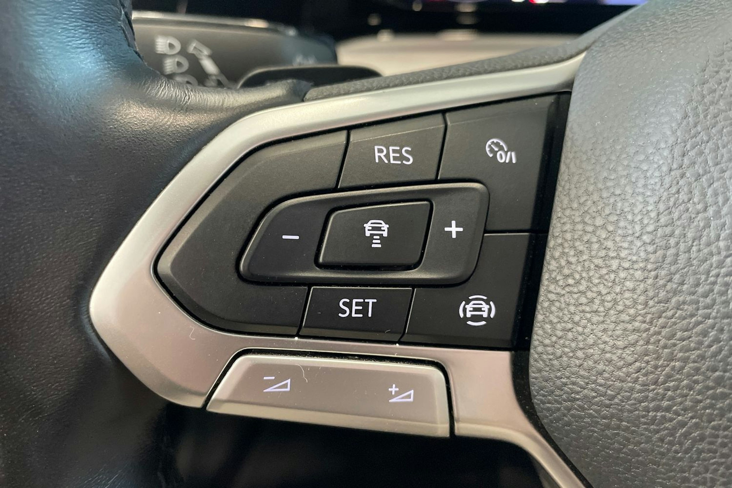 hopea Volkswagen Golf 2021 kuva 18.