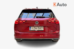 punainen Volkswagen Golf 2021 kuva 3.