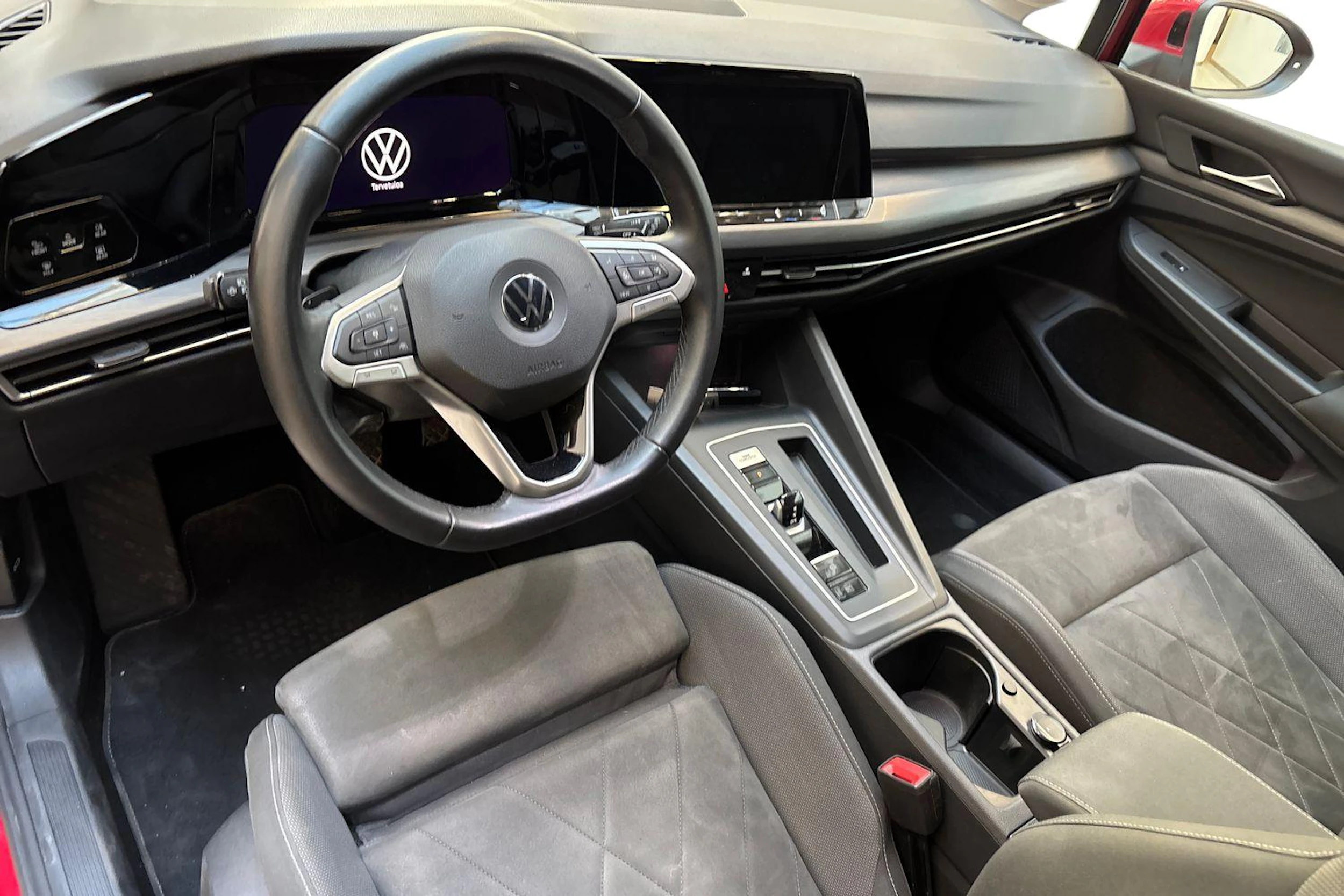 punainen Volkswagen Golf 2021 kuva 6.