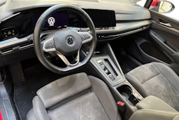 punainen Volkswagen Golf 2021 kuva 6.