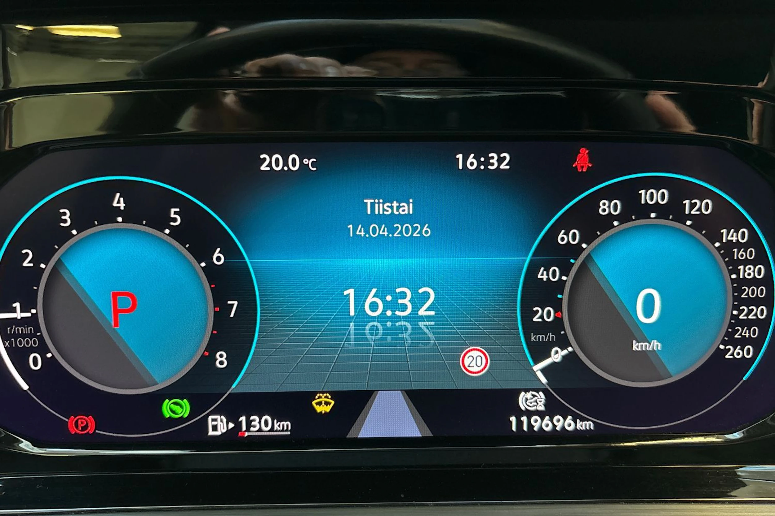 punainen Volkswagen Golf 2021 kuva 18.