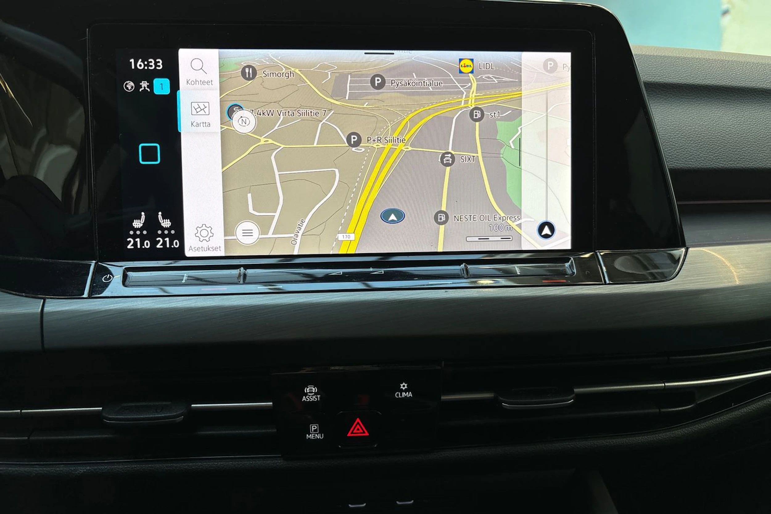 punainen Volkswagen Golf 2021 kuva 20.