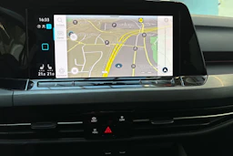 punainen Volkswagen Golf 2021 kuva 20.