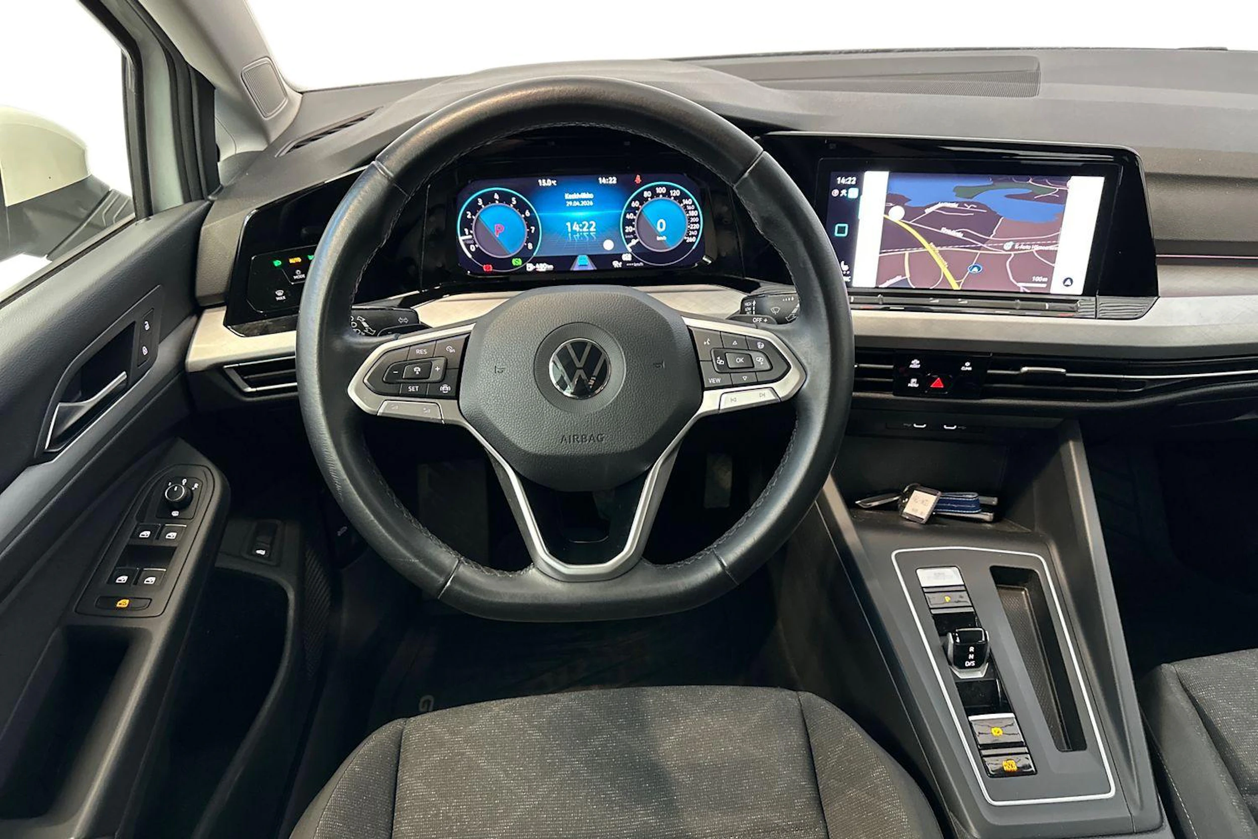 valkoinen Volkswagen Golf 2021 kuva 9.