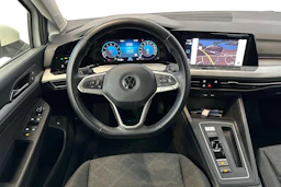 valkoinen Volkswagen Golf 2021 kuva 9.