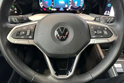 valkoinen Volkswagen Golf 2021 kuva 18.