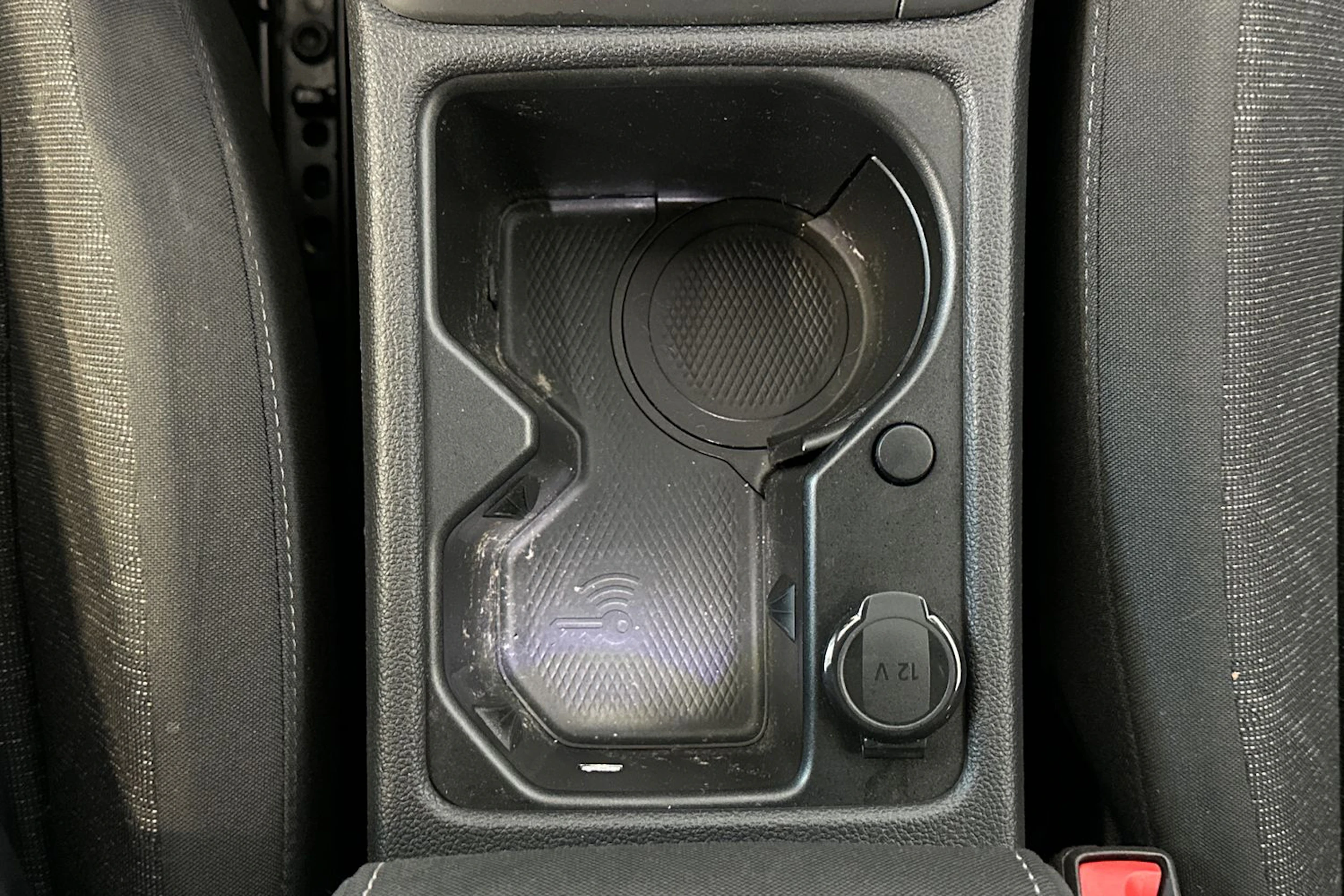 valkoinen Volkswagen Golf 2021 kuva 24.