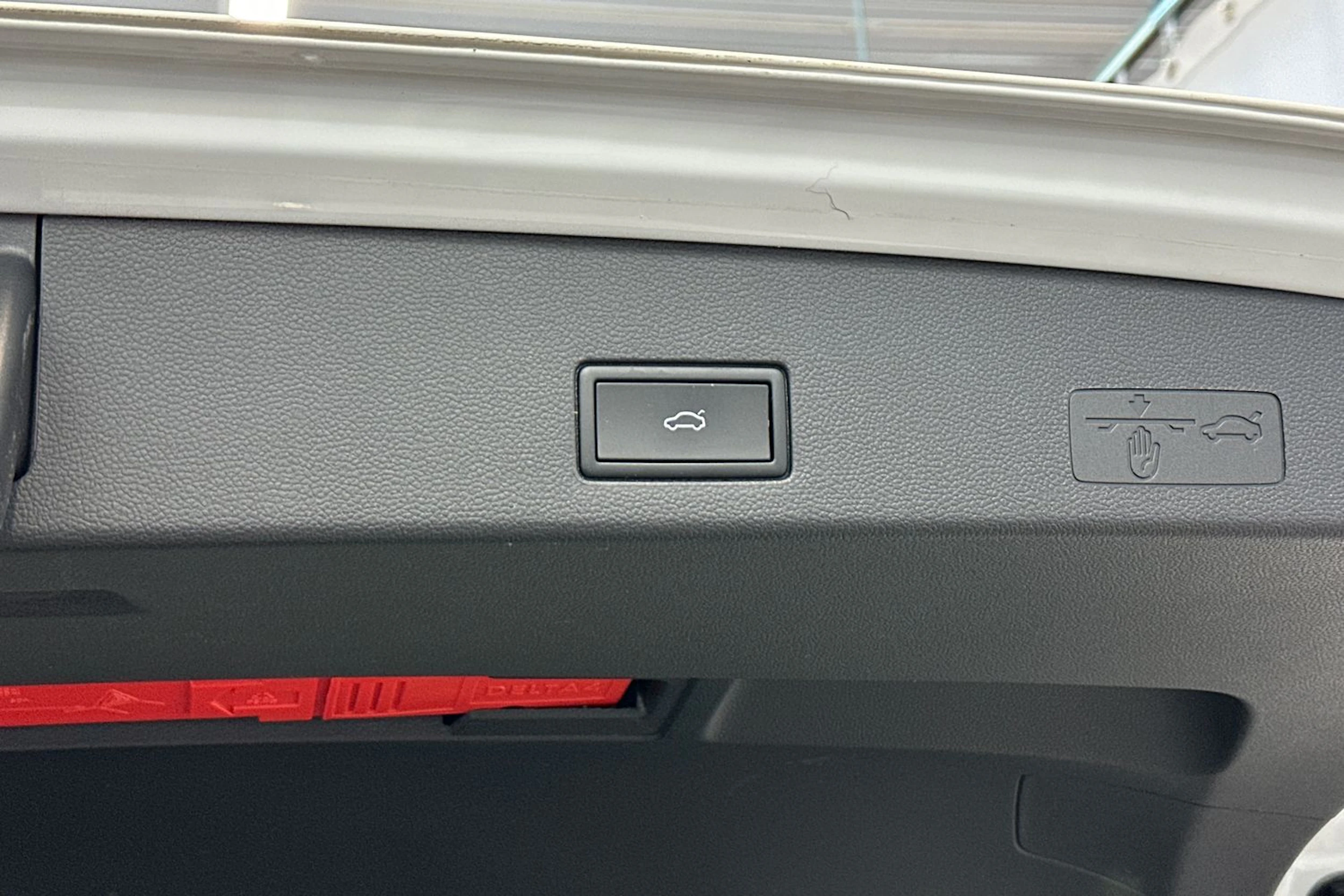 valkoinen Volkswagen Golf 2021 kuva 35.