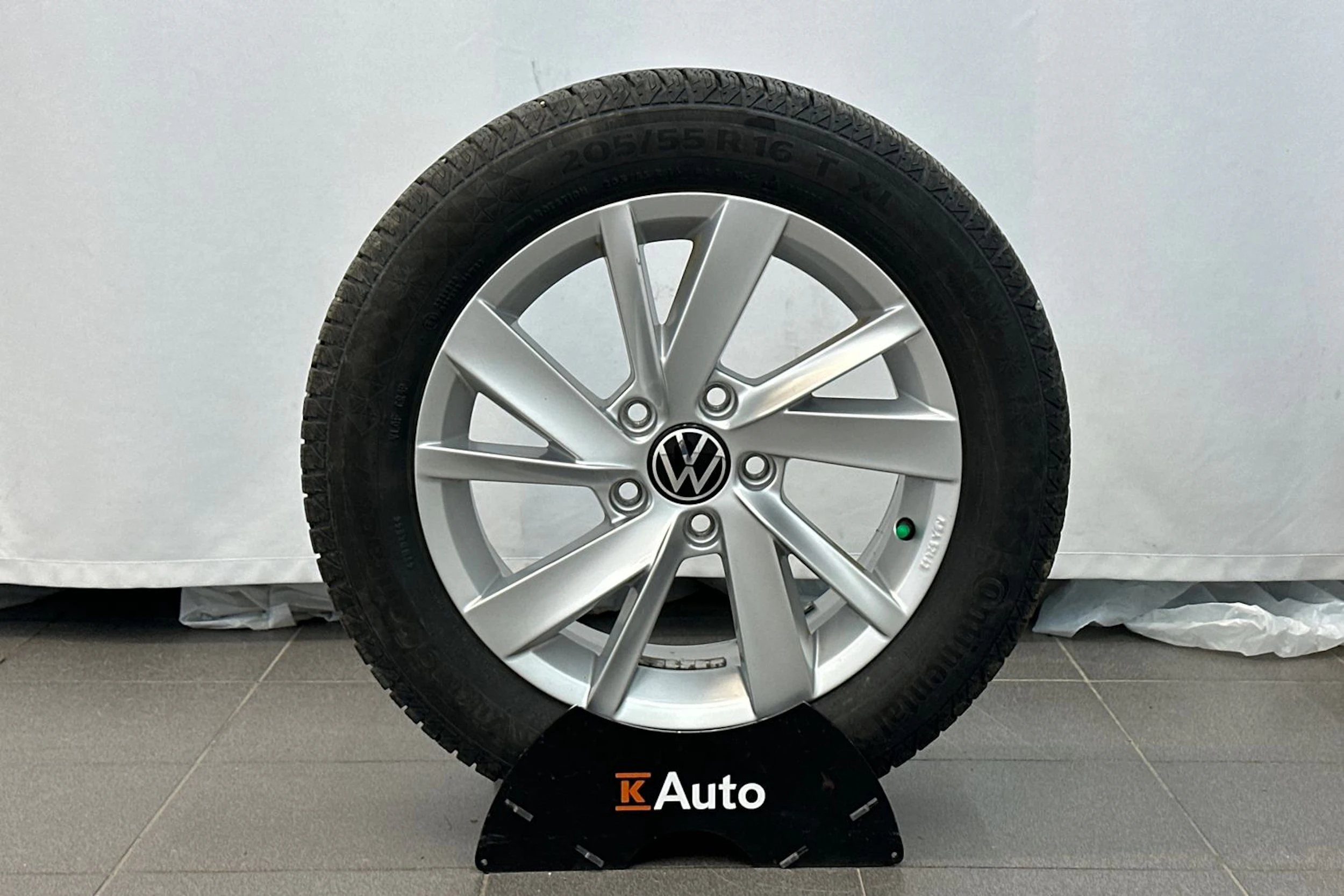 valkoinen Volkswagen Golf 2021 kuva 39.