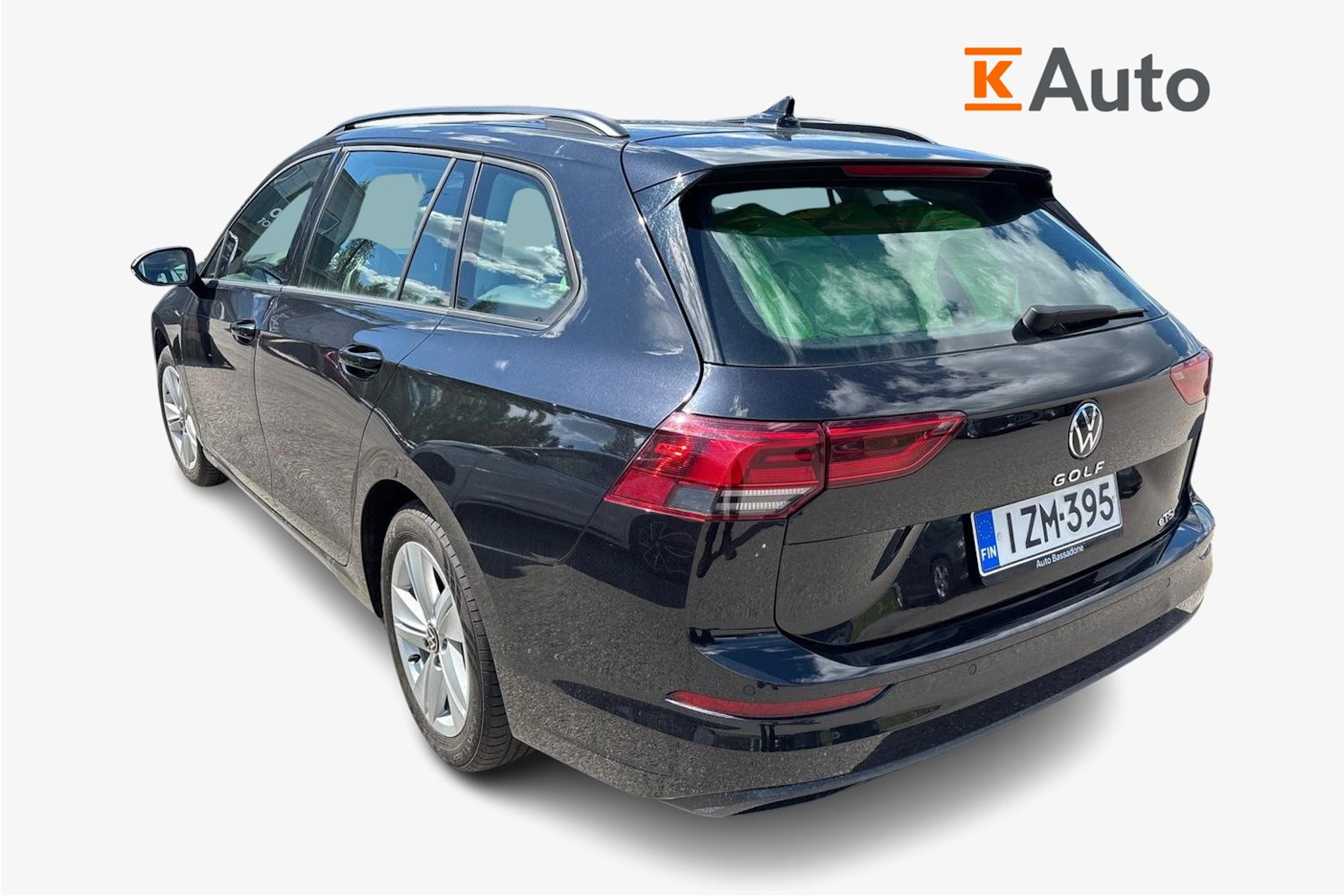 musta Volkswagen Golf 2021 kuva 2.