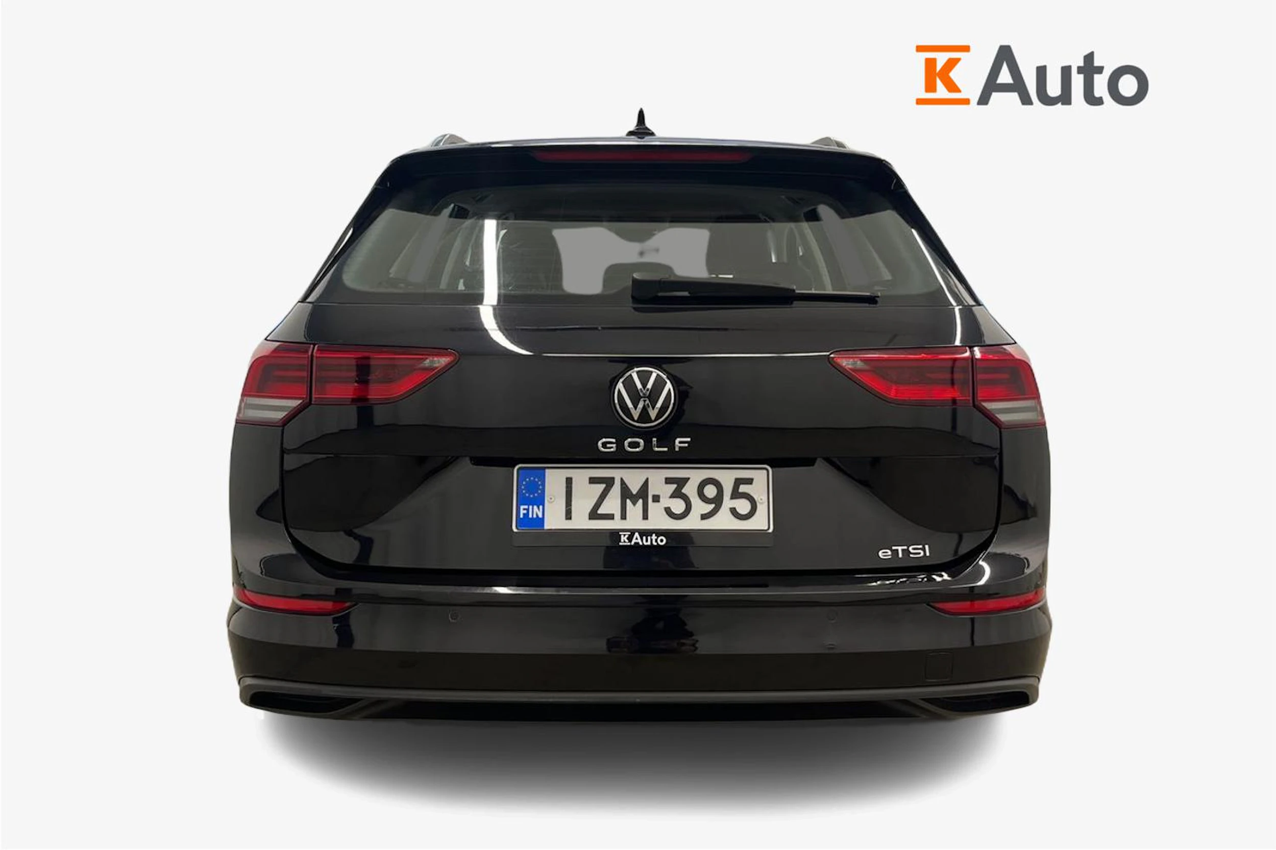 musta Volkswagen Golf 2021 kuva 4.