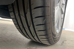 musta Volkswagen Golf 2021 kuva 13.