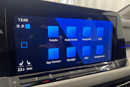 musta Volkswagen Golf 2021 kuva 19.