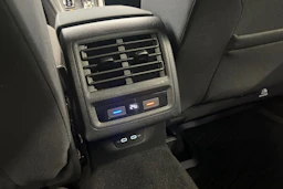 musta Volkswagen Golf 2021 kuva 23.
