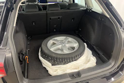 musta Volkswagen Golf 2021 kuva 25.
