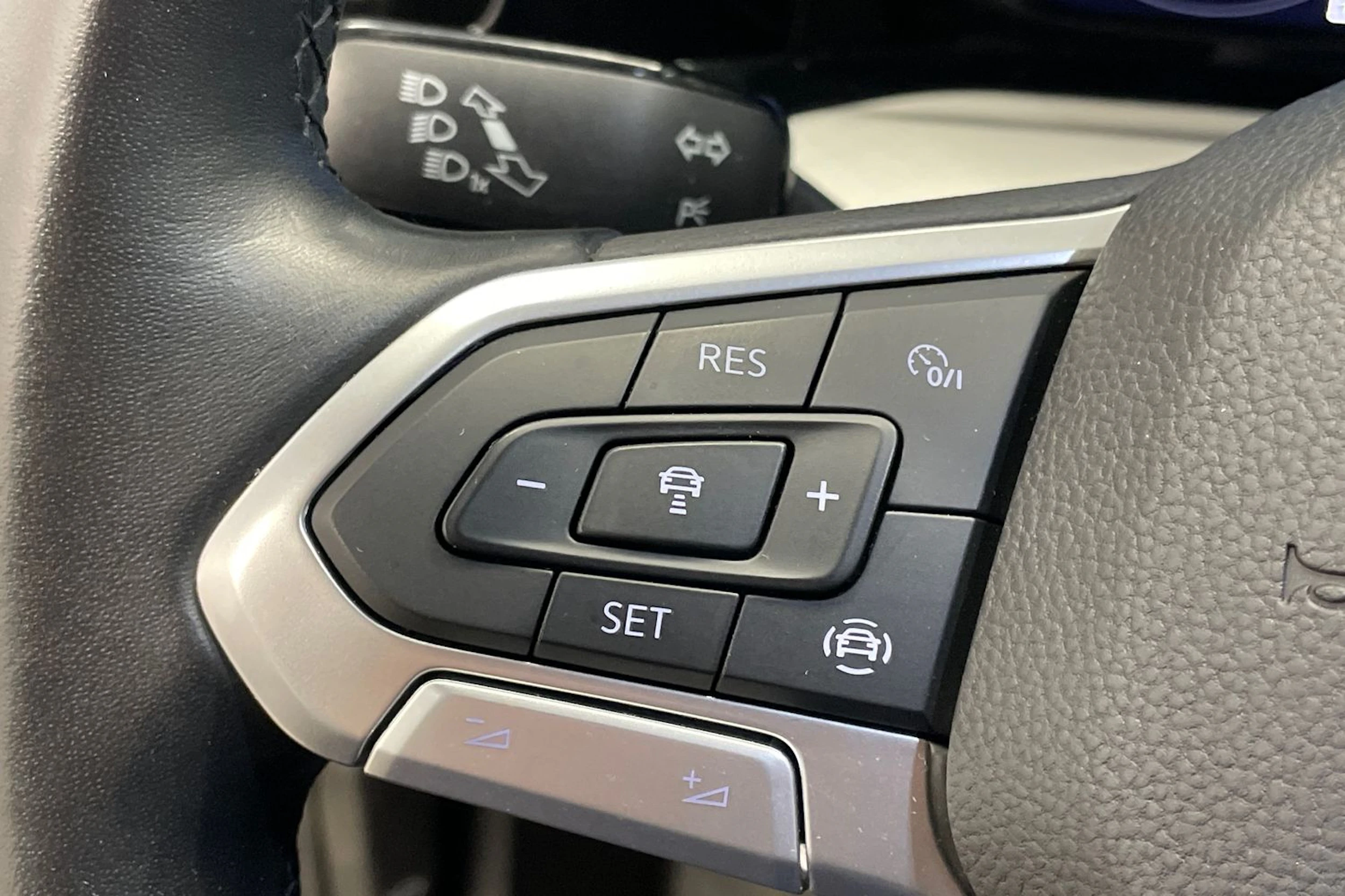 Harmaa Volkswagen GOLF 2021 kuva 13.