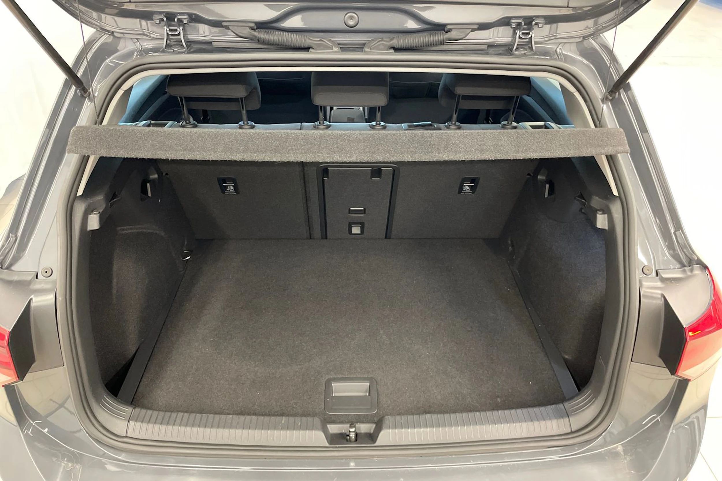 Harmaa Volkswagen GOLF 2021 kuva 21.