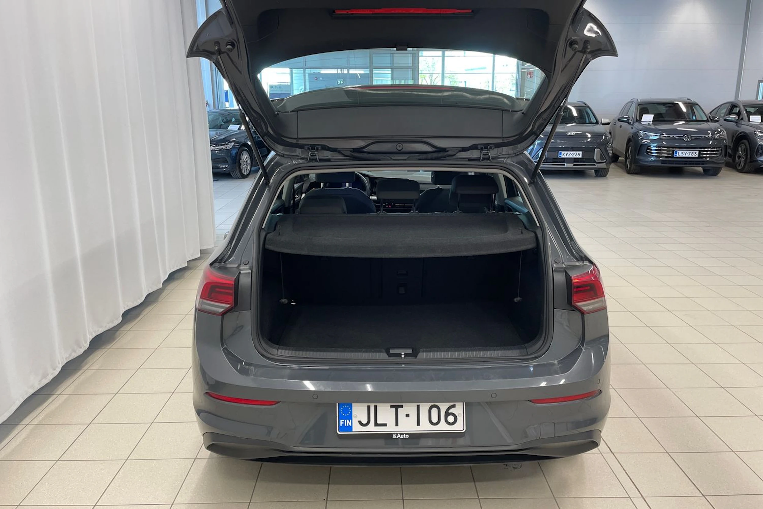 Harmaa Volkswagen GOLF 2021 kuva 32.