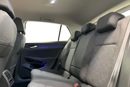Valkoinen Volkswagen GOLF 2021 kuva 8.