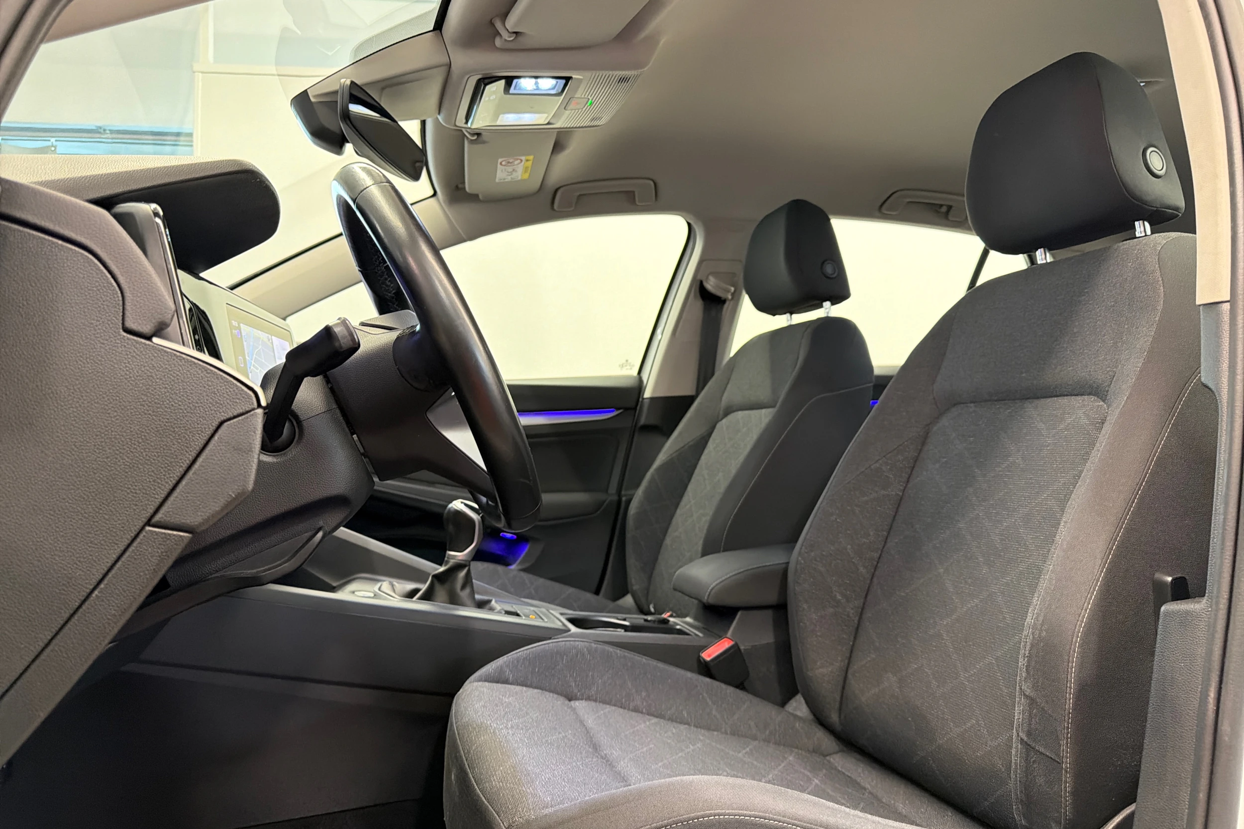 Valkoinen Volkswagen GOLF 2021 kuva 13.