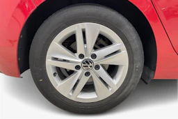 punainen Volkswagen Golf 2021 kuva 9.