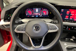 punainen Volkswagen Golf 2021 kuva 13.