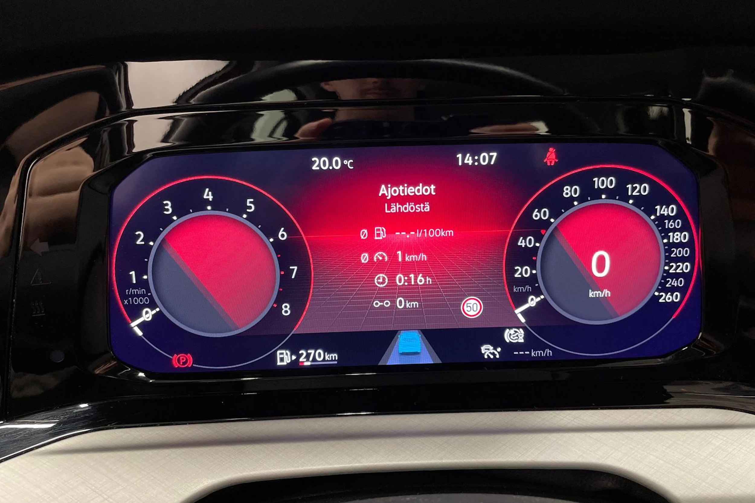 punainen Volkswagen Golf 2021 kuva 16.