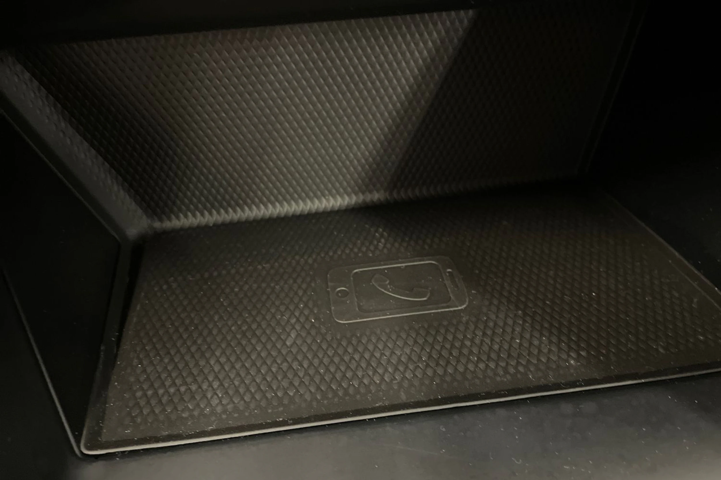 punainen Volkswagen Golf 2021 kuva 27.